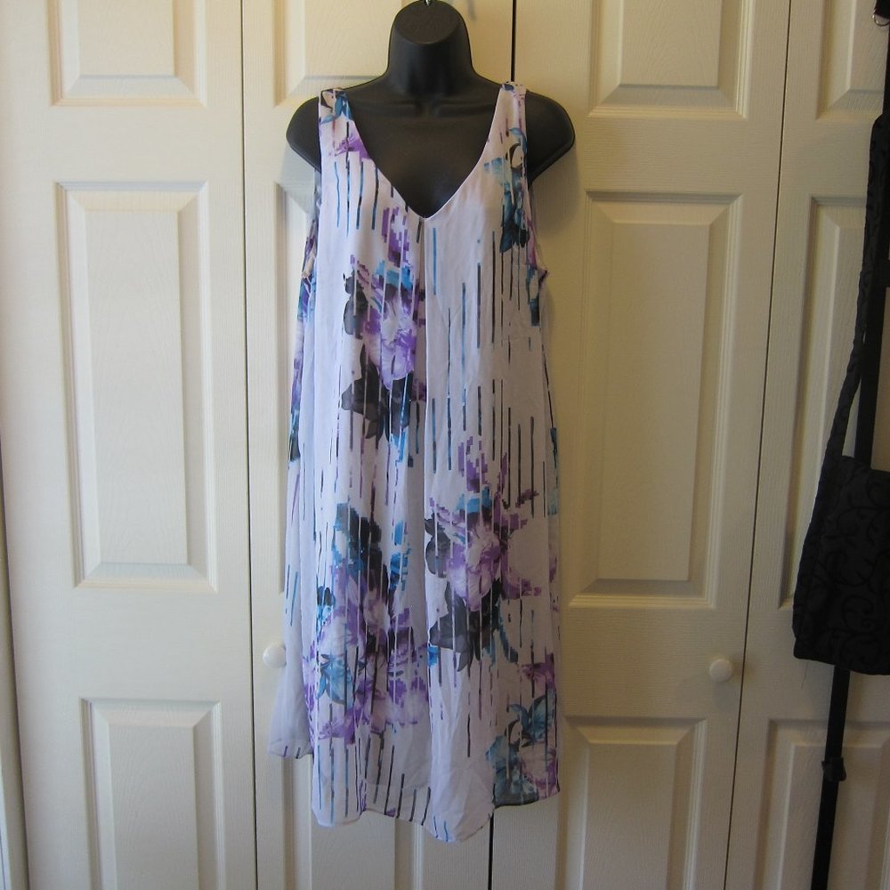 White House Black Market Mini Dress in XL White Blue Purple Strappy in back
